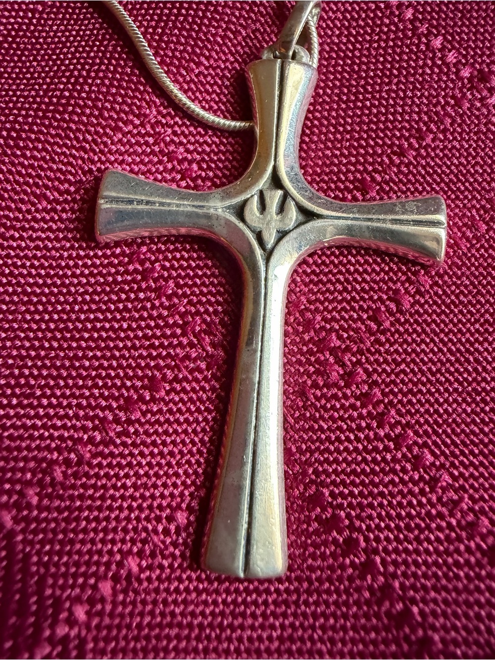 James Avery 925 Silver Cross Pendant Necklace